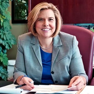 Headshot of Alyssa Boss