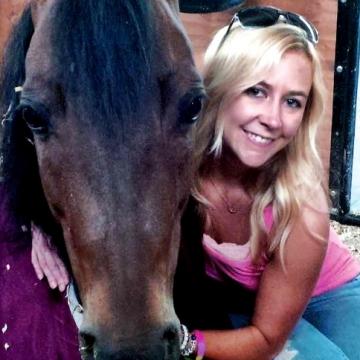 Headshot of Elizabeth Tylawsky