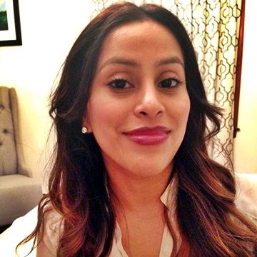 Headshot of Maria Viveiros