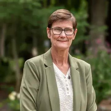 Colleen Arnott Less